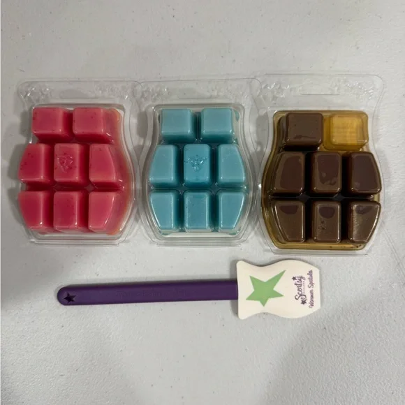 Scentsy Wax Melts and Spatula Set - Picture 2 of 2